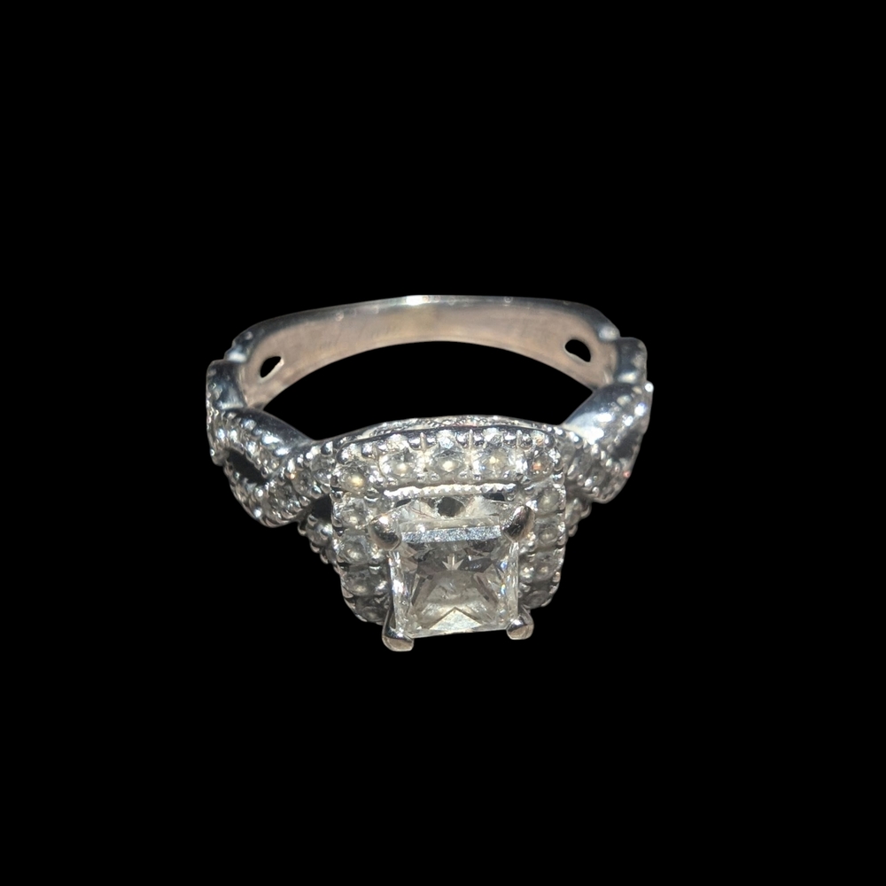 Elegant Silver Women's Ring
